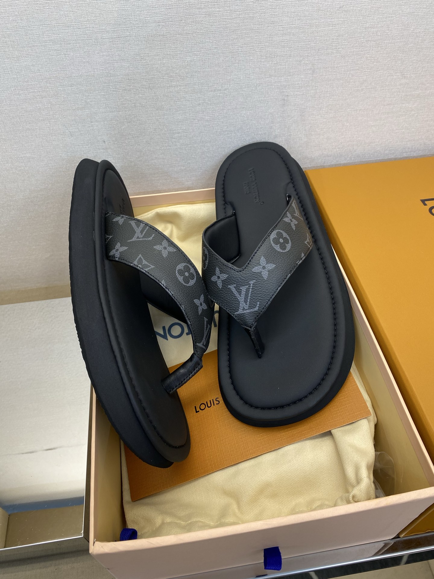 루이비통 신발 129597 Louis Vuitton Shoes 썸네일 이미지