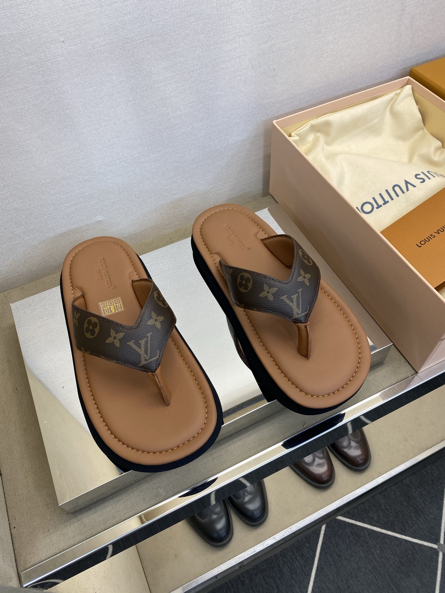 루이비통 신발 129596 Louis Vuitton Shoes