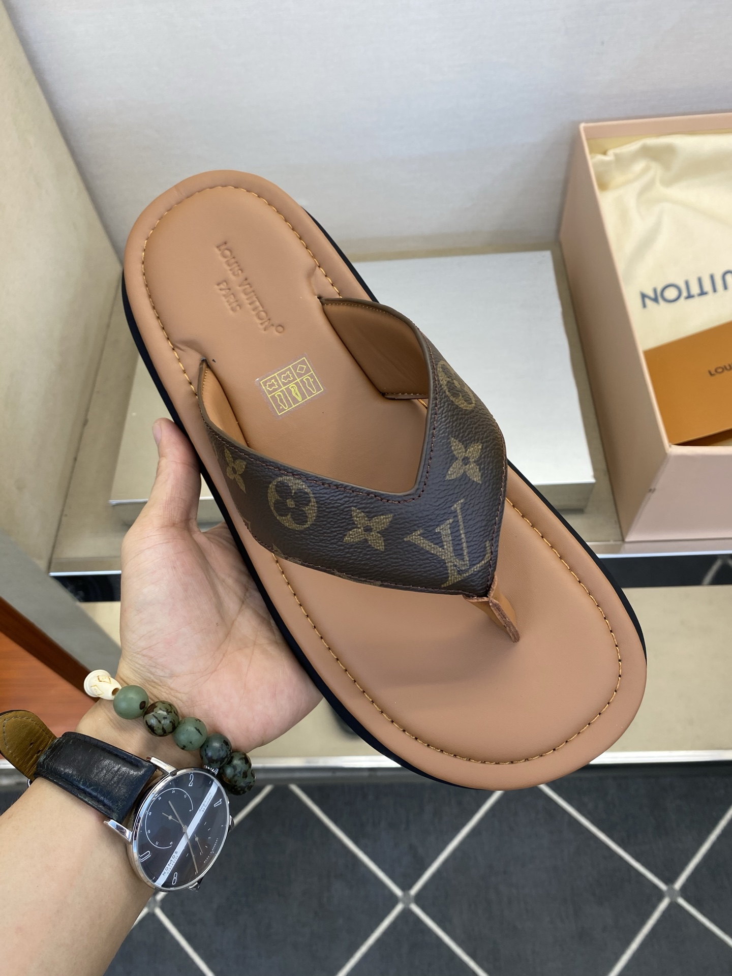 루이비통 신발 129596 Louis Vuitton Shoes 썸네일 이미지