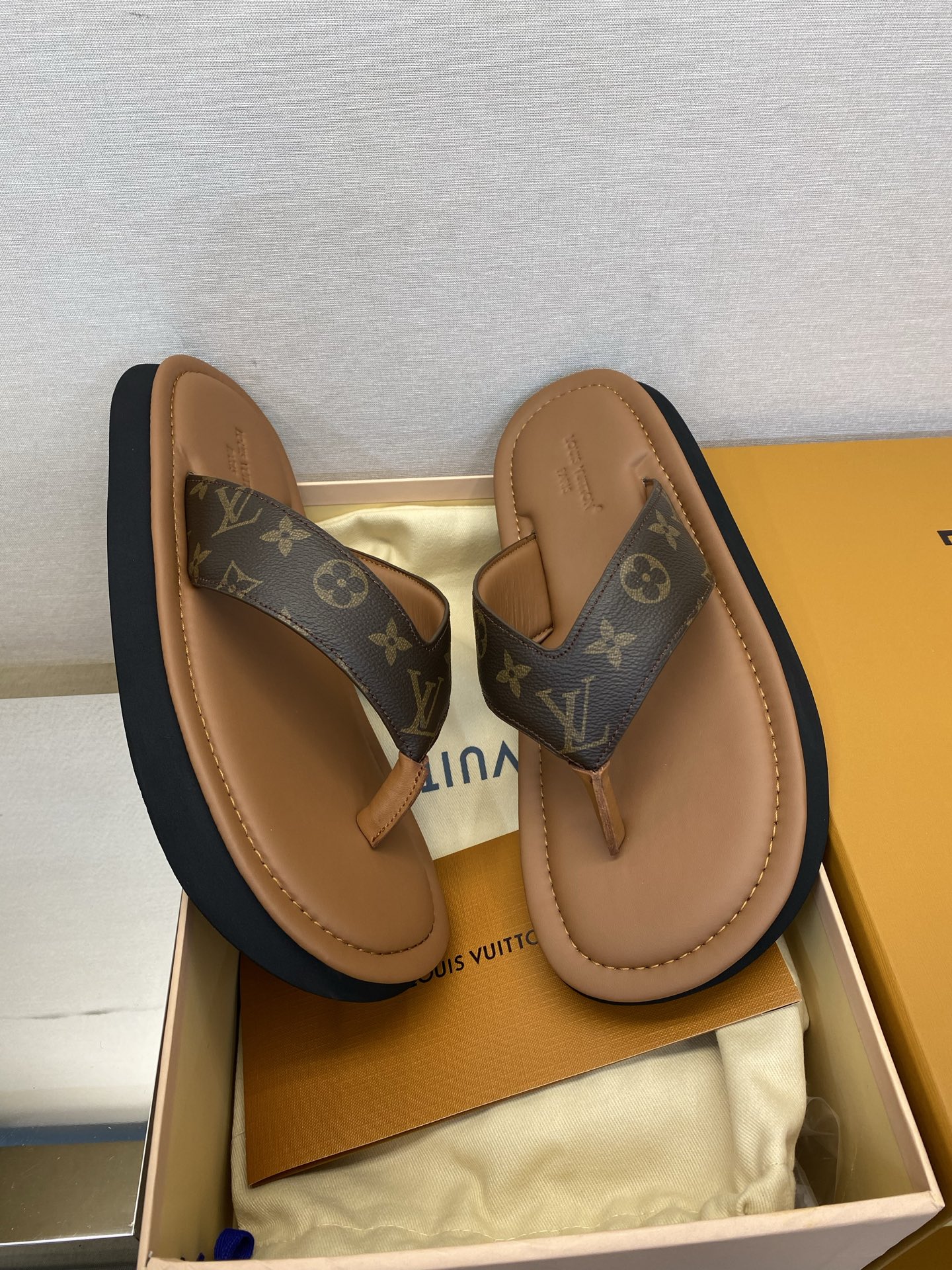 루이비통 신발 129596 Louis Vuitton Shoes 썸네일 이미지