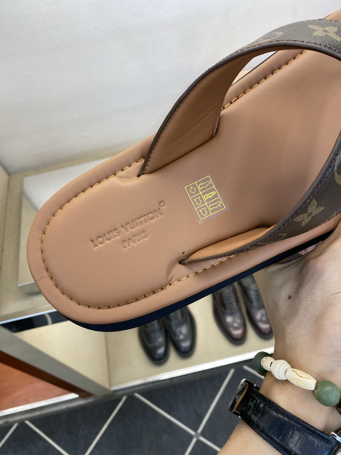 루이비통 신발 129596 Louis Vuitton Shoes 썸네일 이미지