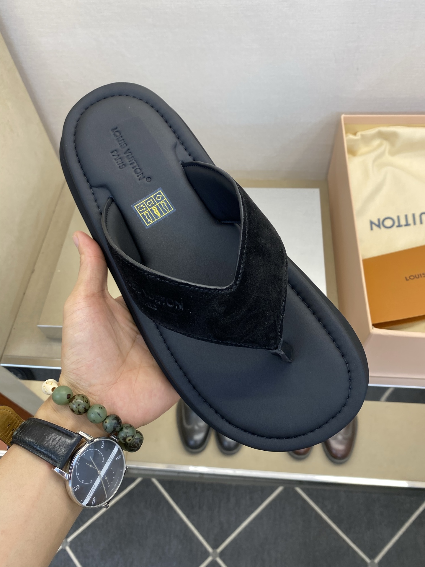 루이비통 신발 129595 Louis Vuitton Shoes 썸네일 이미지