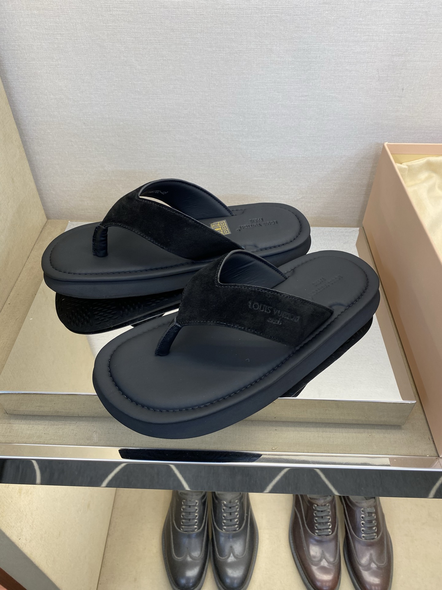 루이비통 신발 129595 Louis Vuitton Shoes 썸네일 이미지