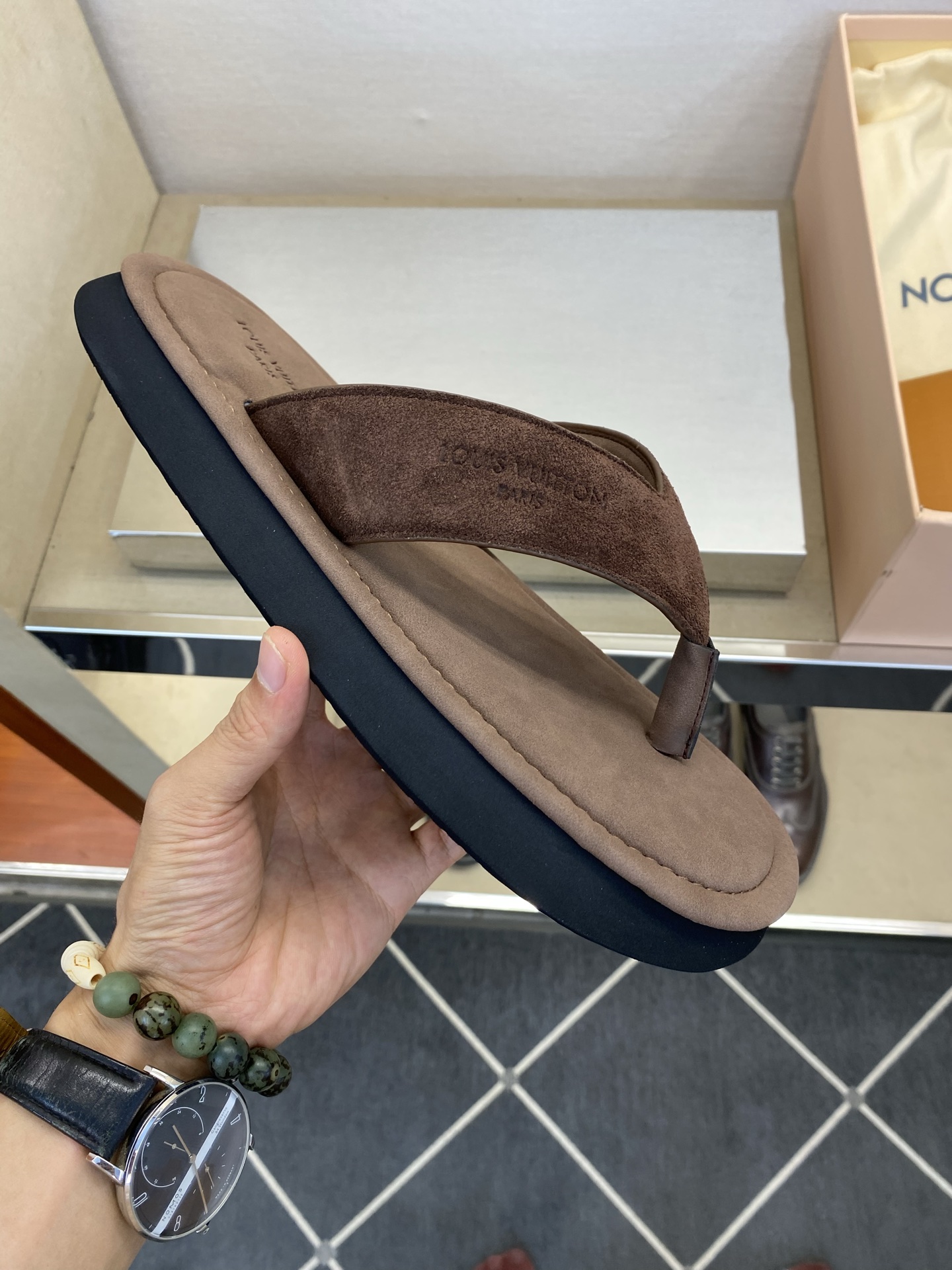루이비통 신발 129594 Louis Vuitton Shoes 썸네일 이미지