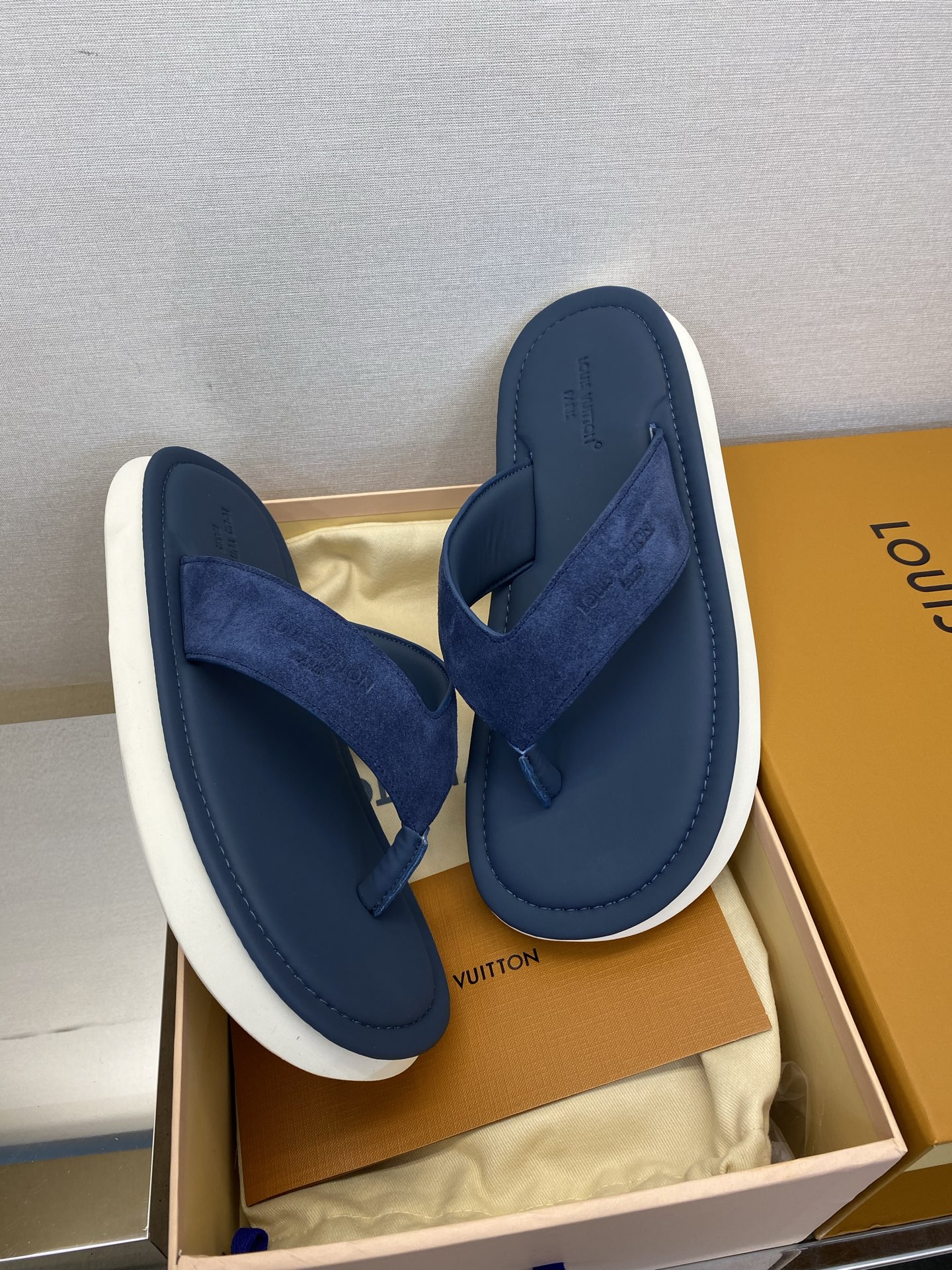 루이비통 신발 129593 Louis Vuitton Shoes 썸네일 이미지