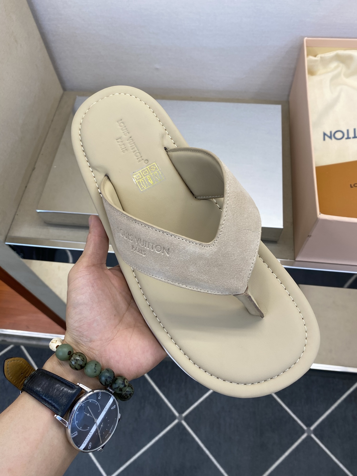 루이비통 신발 129592 Louis Vuitton Shoes 썸네일 이미지