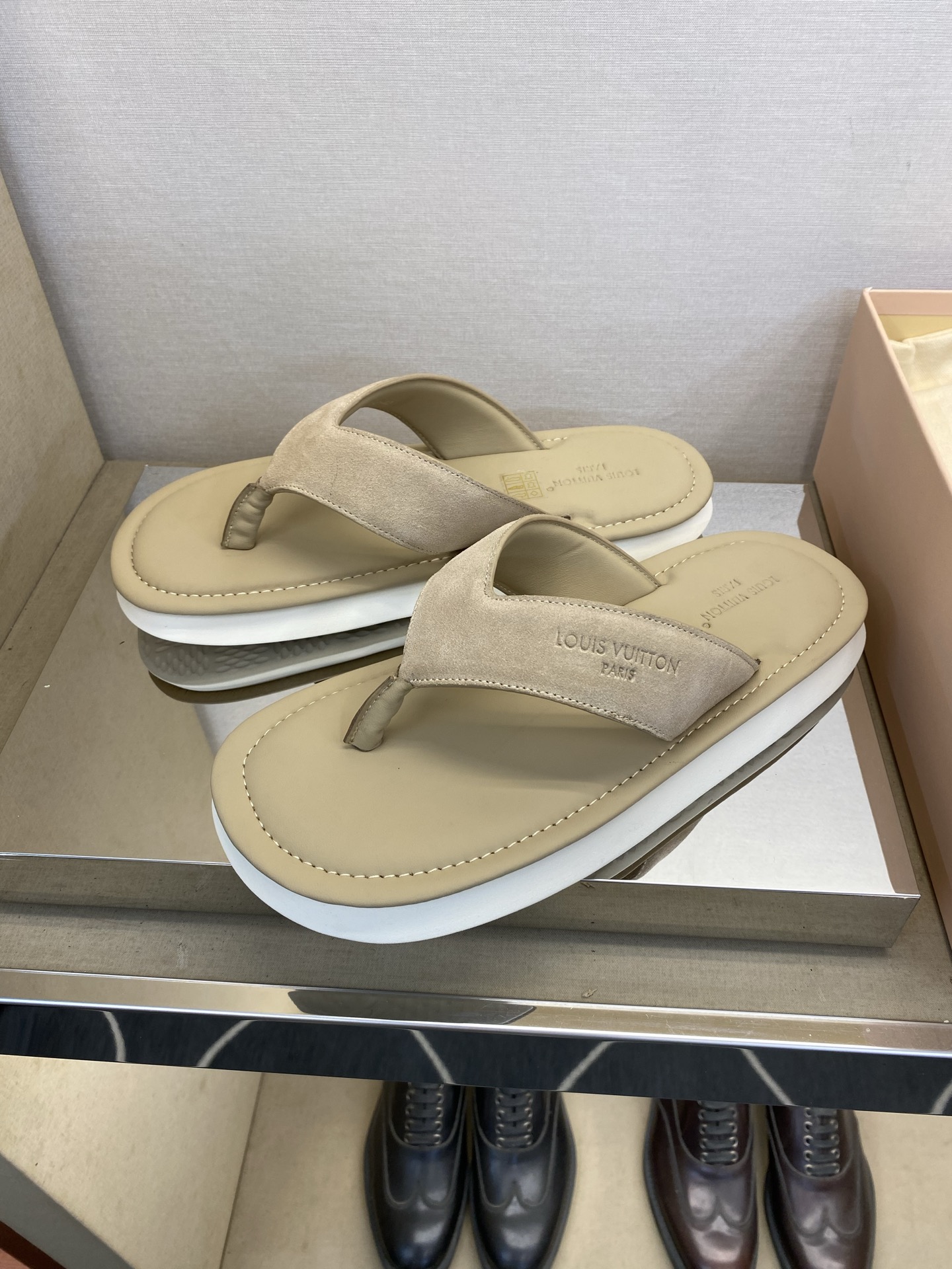 루이비통 신발 129592 Louis Vuitton Shoes 썸네일 이미지