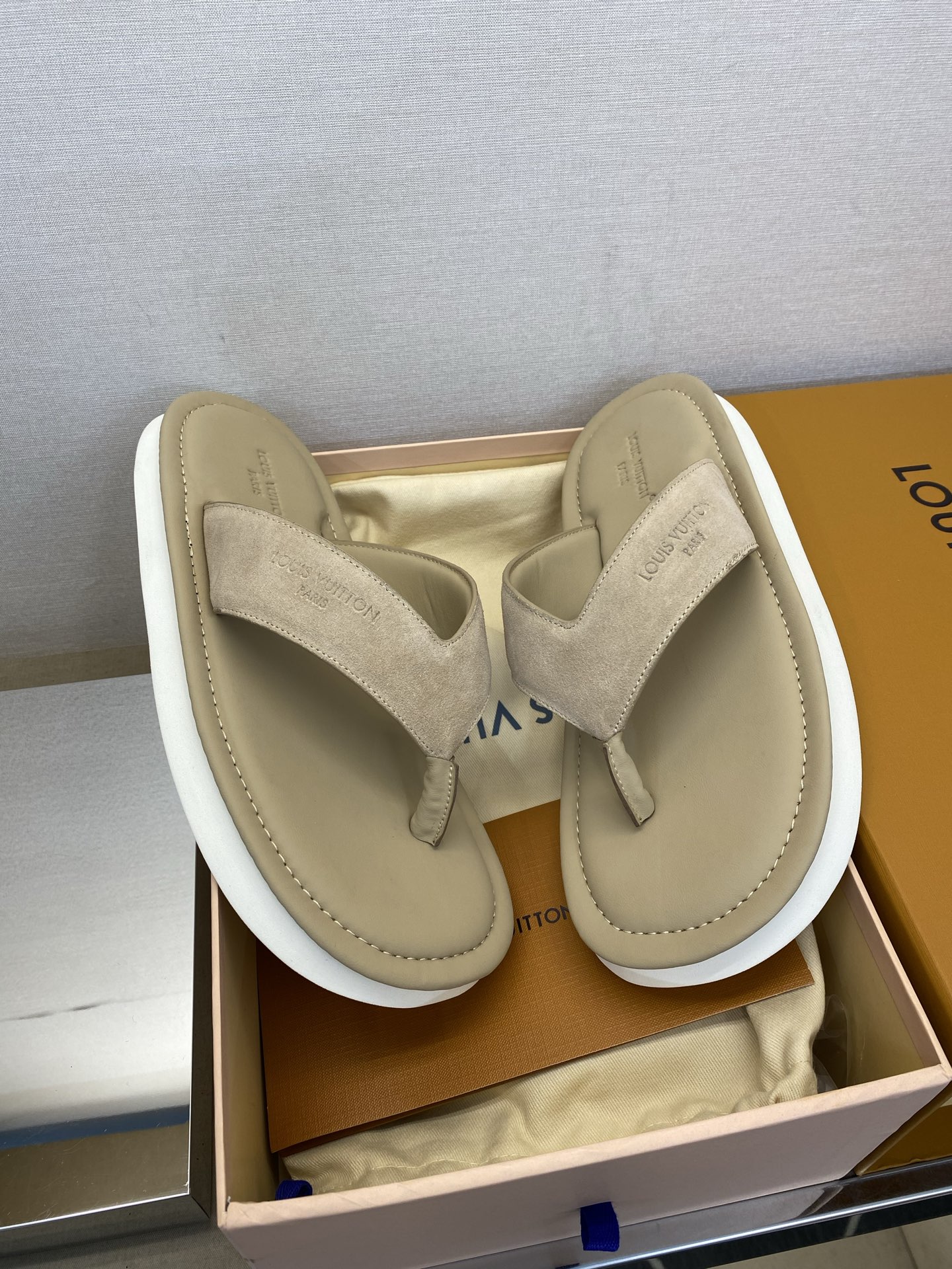 루이비통 신발 129592 Louis Vuitton Shoes 썸네일 이미지