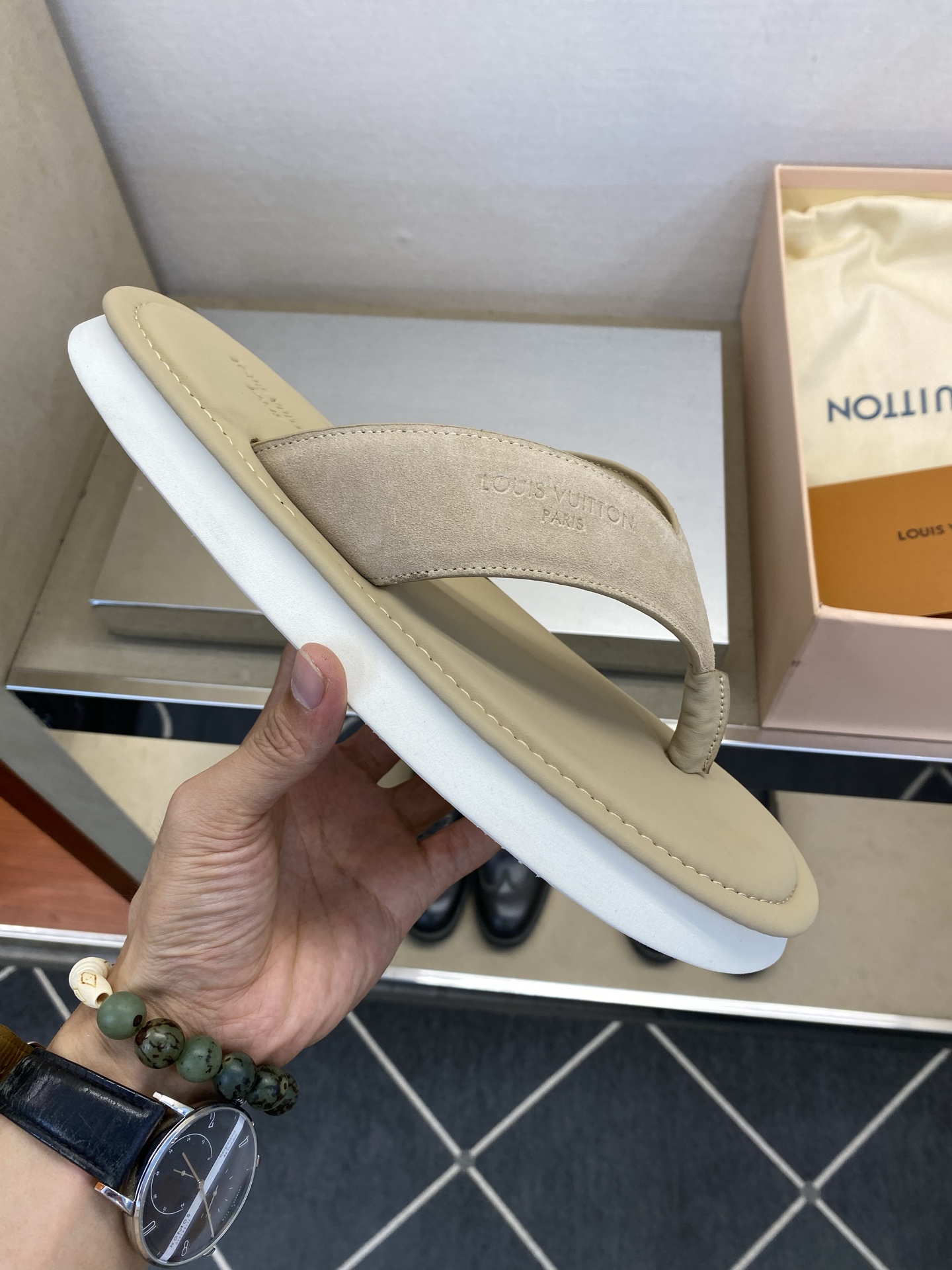 루이비통 신발 129592 Louis Vuitton Shoes 썸네일 이미지