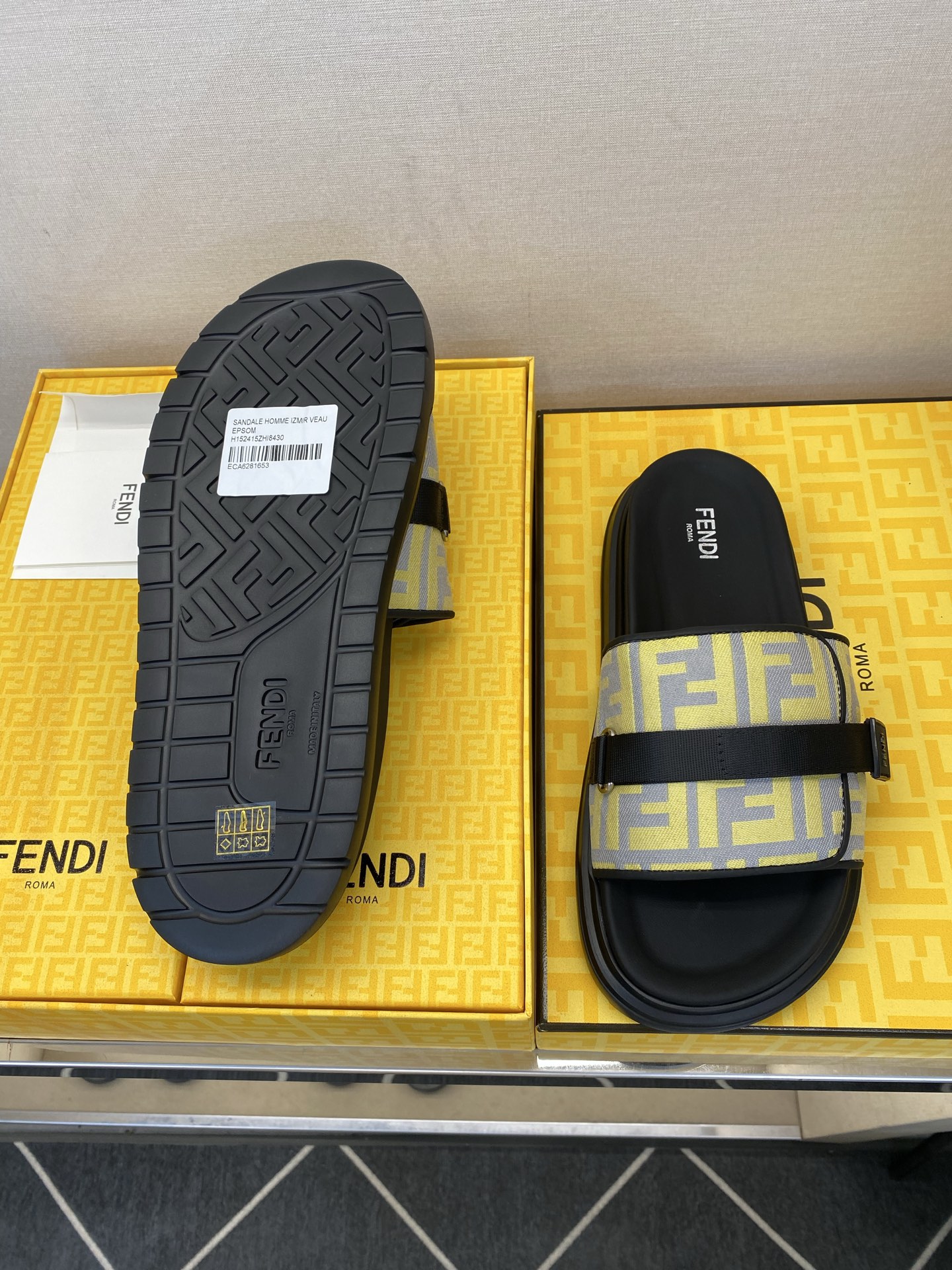 ⚠️F E N D⚠️高品质，顶尖工艺品⚠️男士拖鞋⚠️正码：39－44，38 45 46订制⚠最新夏季