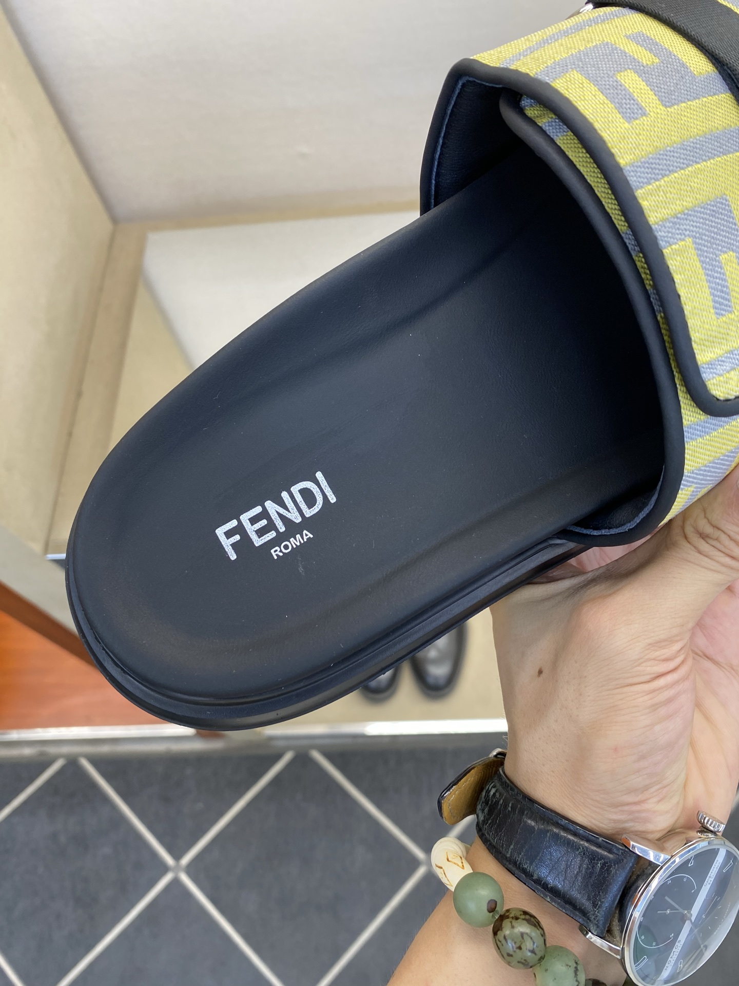 ⚠️F E N D⚠️高品质，顶尖工艺品⚠️男士拖鞋⚠️正码：39－44，38 45 46订制⚠最新夏季