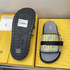 ⚠️F E N D⚠️高品质,顶尖工艺品⚠️男士拖鞋⚠️正码:39-44,38 45 46订制⚠最新夏季 ⚠️F E N D⚠️高品质,顶尖工艺品⚠️男士拖鞋⚠️正码:39-44,38 45 46订制⚠最新夏季