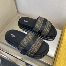 ⚠️F E N D⚠️高品质,顶尖工艺品⚠️男士拖鞋⚠️正码:39-44,38 45 46订制⚠最新夏季 ⚠️F E N D⚠️高品质,顶尖工艺品⚠️男士拖鞋⚠️正码:39-44,38 45 46订制⚠最新夏季