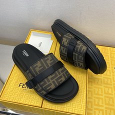 ⚠️F E N D⚠️高品质,顶尖工艺品⚠️男士拖鞋⚠️正码:39-44,38 45 46订制⚠最新夏季 ⚠️F E N D⚠️高品质,顶尖工艺品⚠️男士拖鞋⚠️正码:39-44,38 45 46订制⚠最新夏季