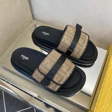⚠️F E N D⚠️高品质,顶尖工艺品⚠️男士拖鞋⚠️正码:39-44,38 45 46订制⚠最新夏季 ⚠️F E N D⚠️高品质,顶尖工艺品⚠️男士拖鞋⚠️正码:39-44,38 45 46订制⚠最新夏季