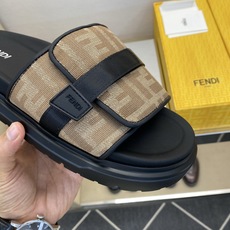 ⚠️F E N D⚠️高品质,顶尖工艺品⚠️男士拖鞋⚠️正码:39-44,38 45 46订制⚠最新夏季 ⚠️F E N D⚠️高品质,顶尖工艺品⚠️男士拖鞋⚠️正码:39-44,38 45 46订制⚠最新夏季