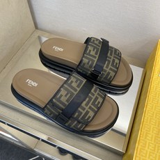 ⚠️F E N D⚠️高品质,顶尖工艺品⚠️男士拖鞋⚠️正码:39-44,38 45 46订制⚠最新夏季 ⚠️F E N D⚠️高品质,顶尖工艺品⚠️男士拖鞋⚠️正码:39-44,38 45 46订制⚠最新夏季