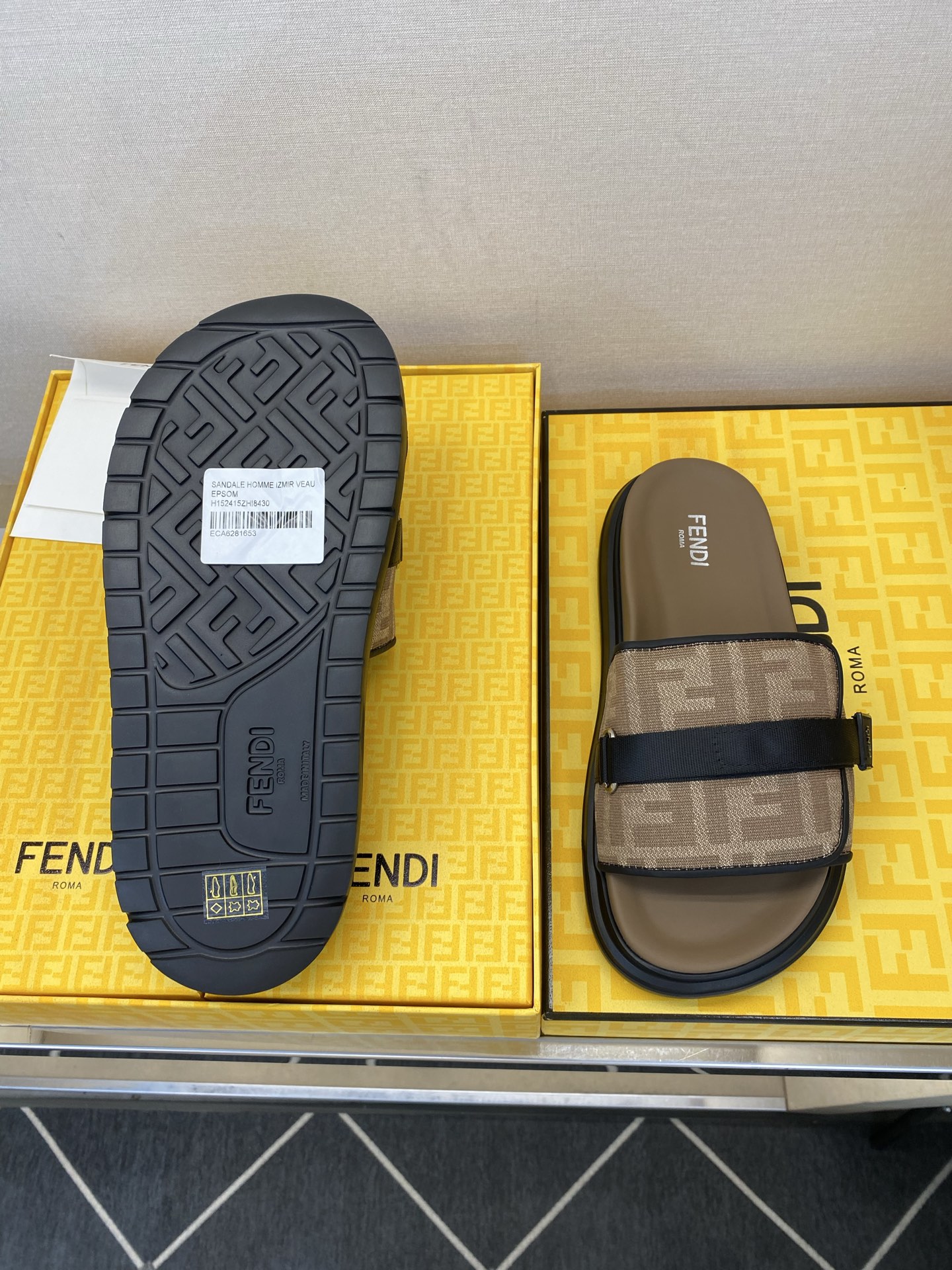 ⚠️F E N D⚠️高品质，顶尖工艺品⚠️男士拖鞋⚠️正码：39－44，38 45 46订制⚠最新夏季