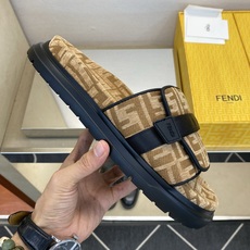 ⚠️F E N D⚠️高品质,顶尖工艺品⚠️男士拖鞋⚠️正码:39-44,38 45 46订制⚠最新夏季 ⚠️F E N D⚠️高品质,顶尖工艺品⚠️男士拖鞋⚠️正码:39-44,38 45 46订制⚠最新夏季