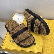 ⚠️F E N D⚠️高品质,顶尖工艺品⚠️男士拖鞋⚠️正码:39-44,38 45 46订制⚠最新夏季 ⚠️F E N D⚠️高品质,顶尖工艺品⚠️男士拖鞋⚠️正码:39-44,38 45 46订制⚠最新夏季
