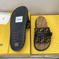 ⚠️F E N D⚠️高品质,顶尖工艺品⚠️男士拖鞋⚠️正码:39-44,38 45 46订制⚠最新夏季 ⚠️F E N D⚠️高品质,顶尖工艺品⚠️男士拖鞋⚠️正码:39-44,38 45 46订制⚠最新夏季