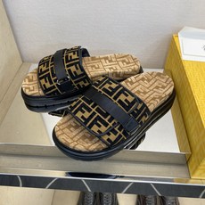 ⚠️F E N D⚠️高品质,顶尖工艺品⚠️男士拖鞋⚠️正码:39-44,38 45 46订制⚠最新夏季 ⚠️F E N D⚠️高品质,顶尖工艺品⚠️男士拖鞋⚠️正码:39-44,38 45 46订制⚠最新夏季