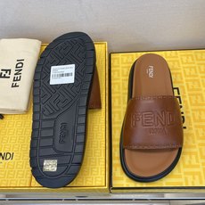 ⚠️F E N D⚠️高品质,顶尖工艺品⚠️男士拖鞋⚠️正码:39-44,38 45 46订制⚠最新夏季 ⚠️F E N D⚠️高品质,顶尖工艺品⚠️男士拖鞋⚠️正码:39-44,38 45 46订制⚠最新夏季