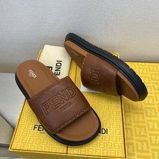 ⚠️F E N D⚠️高品质,顶尖工艺品⚠️男士拖鞋⚠️正码:39-44,38 45 46订制⚠最新夏季 ⚠️F E N D⚠️高品质,顶尖工艺品⚠️男士拖鞋⚠️正码:39-44,38 45 46订制⚠最新夏季