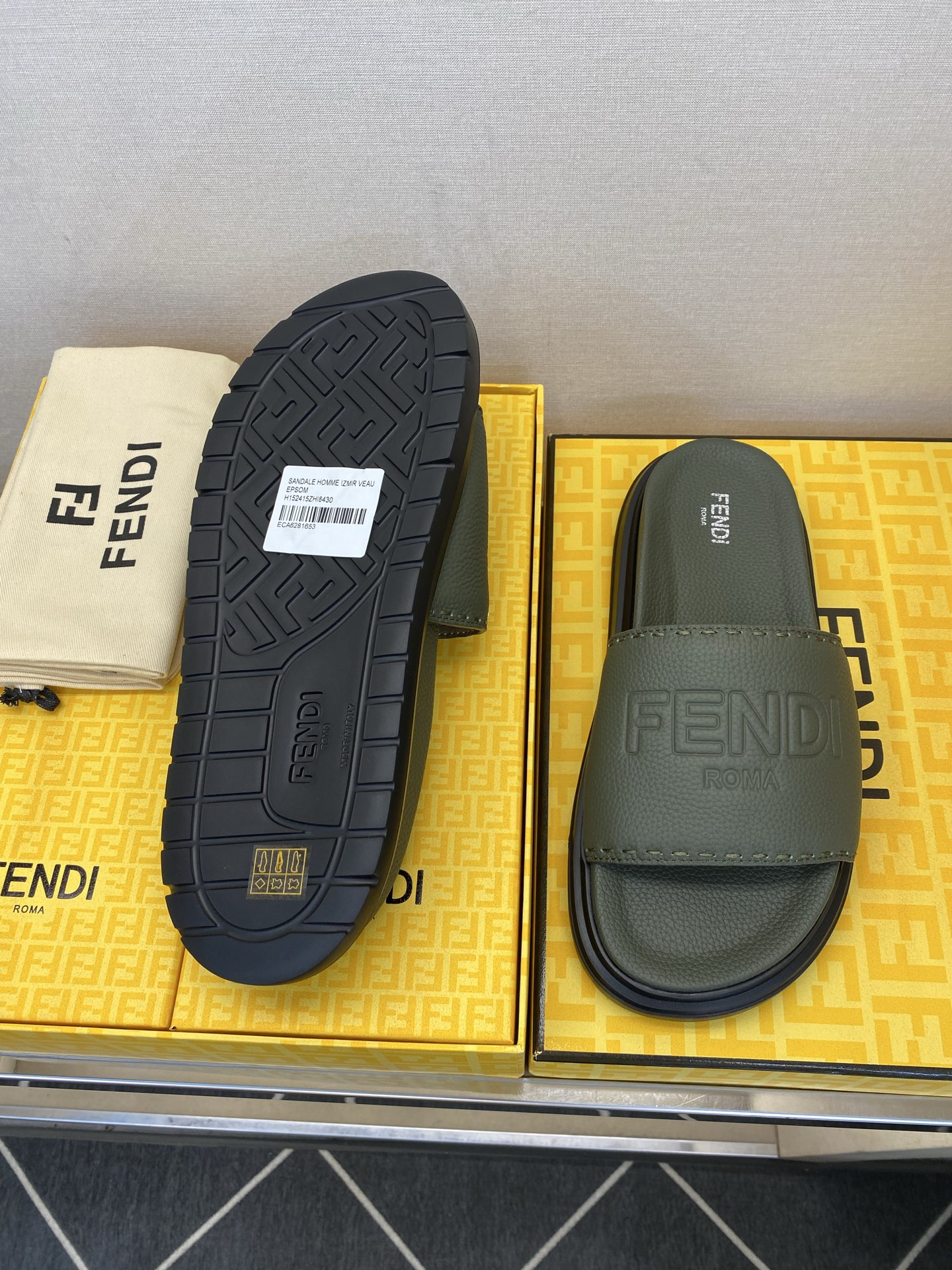 ⚠️F E N D⚠️高品质，顶尖工艺品⚠️男士拖鞋⚠️正码：39－44，38 45 46订制⚠最新夏季