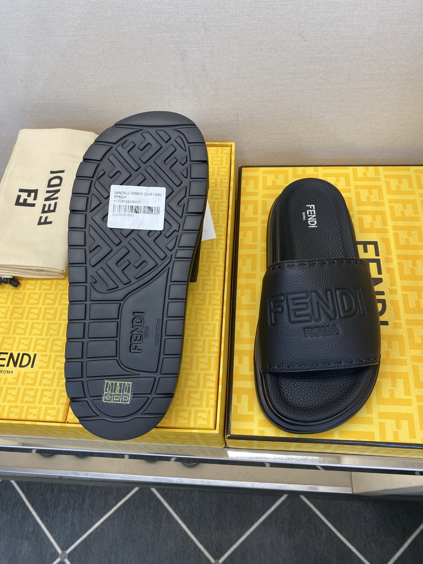 ⚠️F E N D⚠️高品质，顶尖工艺品⚠️男士拖鞋⚠️正码：39－44，38 45 46订制⚠最新夏季
