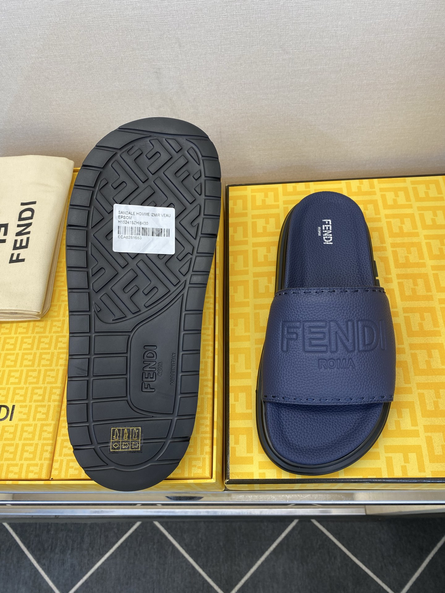 ⚠️F E N D⚠️高品质,顶尖工艺品⚠️男士拖鞋⚠️正码:39-44,38 45 46订制⚠最新夏季 ⚠️F E N D⚠️高品质,顶尖工艺品⚠️男士拖鞋⚠️正码:39-44,38 45 46订制⚠最新夏季