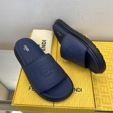 ⚠️F E N D⚠️高品质,顶尖工艺品⚠️男士拖鞋⚠️正码:39-44,38 45 46订制⚠最新夏季 ⚠️F E N D⚠️高品质,顶尖工艺品⚠️男士拖鞋⚠️正码:39-44,38 45 46订制⚠最新夏季