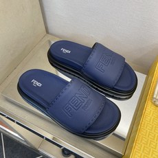 ⚠️F E N D⚠️高品质,顶尖工艺品⚠️男士拖鞋⚠️正码:39-44,38 45 46订制⚠最新夏季 ⚠️F E N D⚠️高品质,顶尖工艺品⚠️男士拖鞋⚠️正码:39-44,38 45 46订制⚠最新夏季