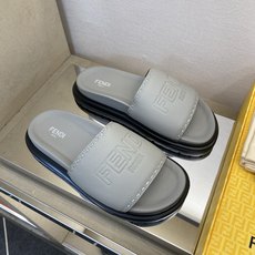 ⚠️F E N D⚠️高品质,顶尖工艺品⚠️男士拖鞋⚠️正码:39-44,38 45 46订制⚠最新夏季 ⚠️F E N D⚠️高品质,顶尖工艺品⚠️男士拖鞋⚠️正码:39-44,38 45 46订制⚠最新夏季