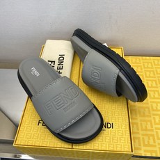⚠️F E N D⚠️高品质,顶尖工艺品⚠️男士拖鞋⚠️正码:39-44,38 45 46订制⚠最新夏季 ⚠️F E N D⚠️高品质,顶尖工艺品⚠️男士拖鞋⚠️正码:39-44,38 45 46订制⚠最新夏季
