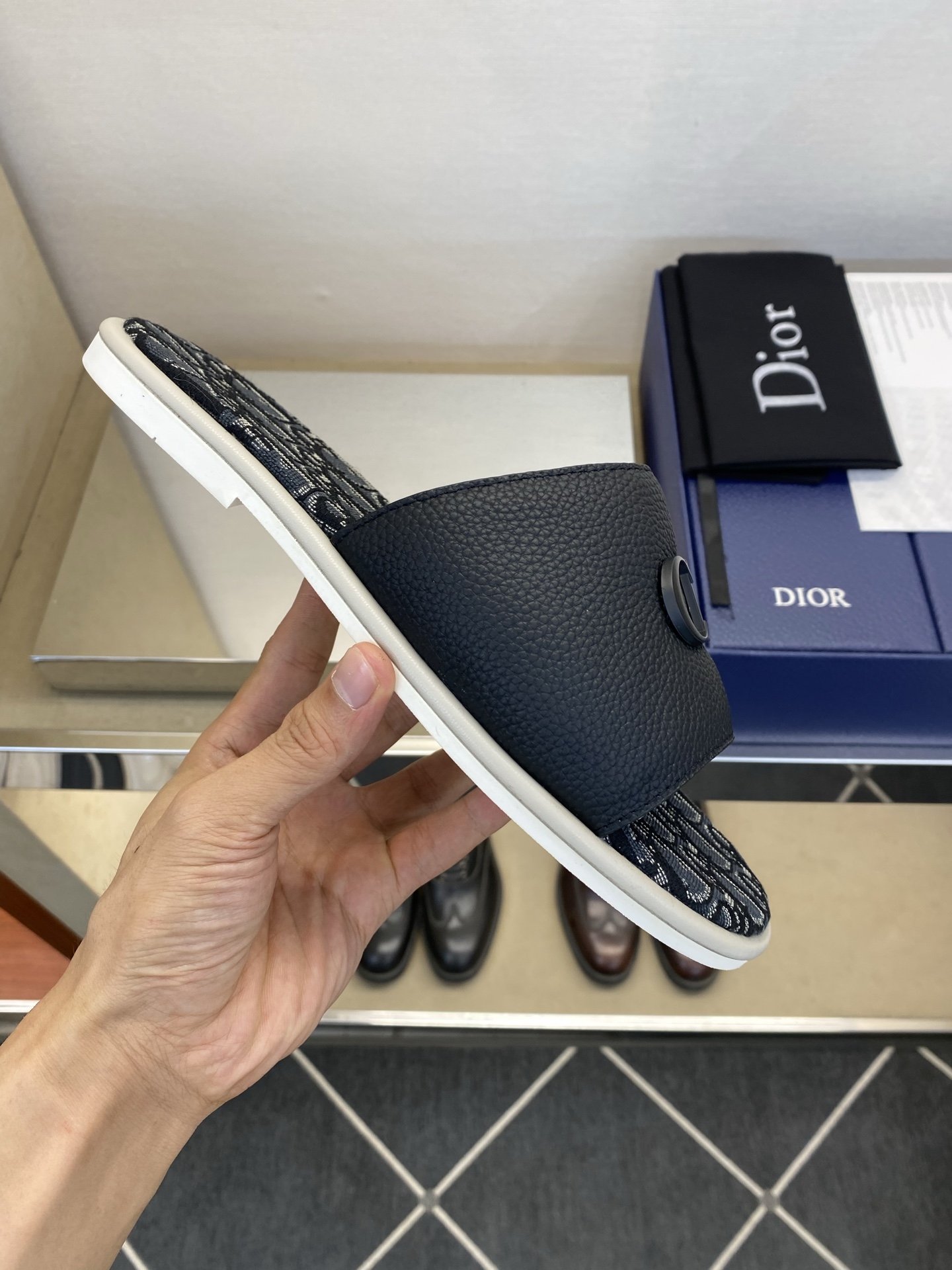 ⚠️Dior ⚠️顶尖工艺品⚠️男士拖鞋⚠️正码：39－44，38 45 46订制⚠最新夏季新款男士皮底