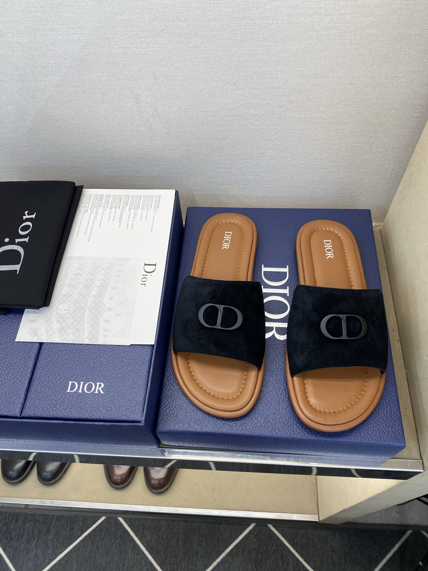 ⚠️Dior ⚠️顶尖工艺品⚠️男士拖鞋⚠️正码：39－44，38 45 46订制⚠最新夏季新款男士皮底