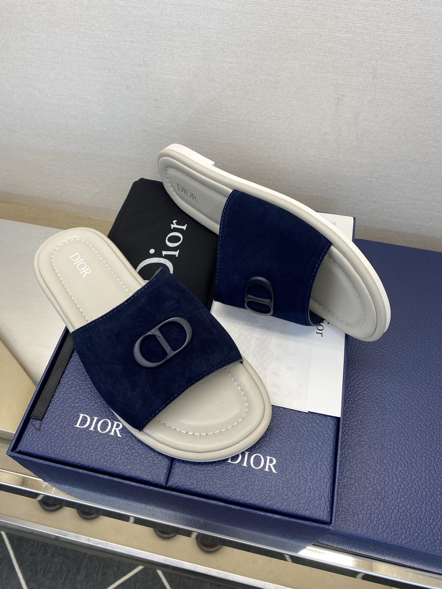 ⚠️Dior ⚠️顶尖工艺品⚠️男士拖鞋⚠️正码：39－44，38 45 46订制⚠最新夏季新款男士皮底