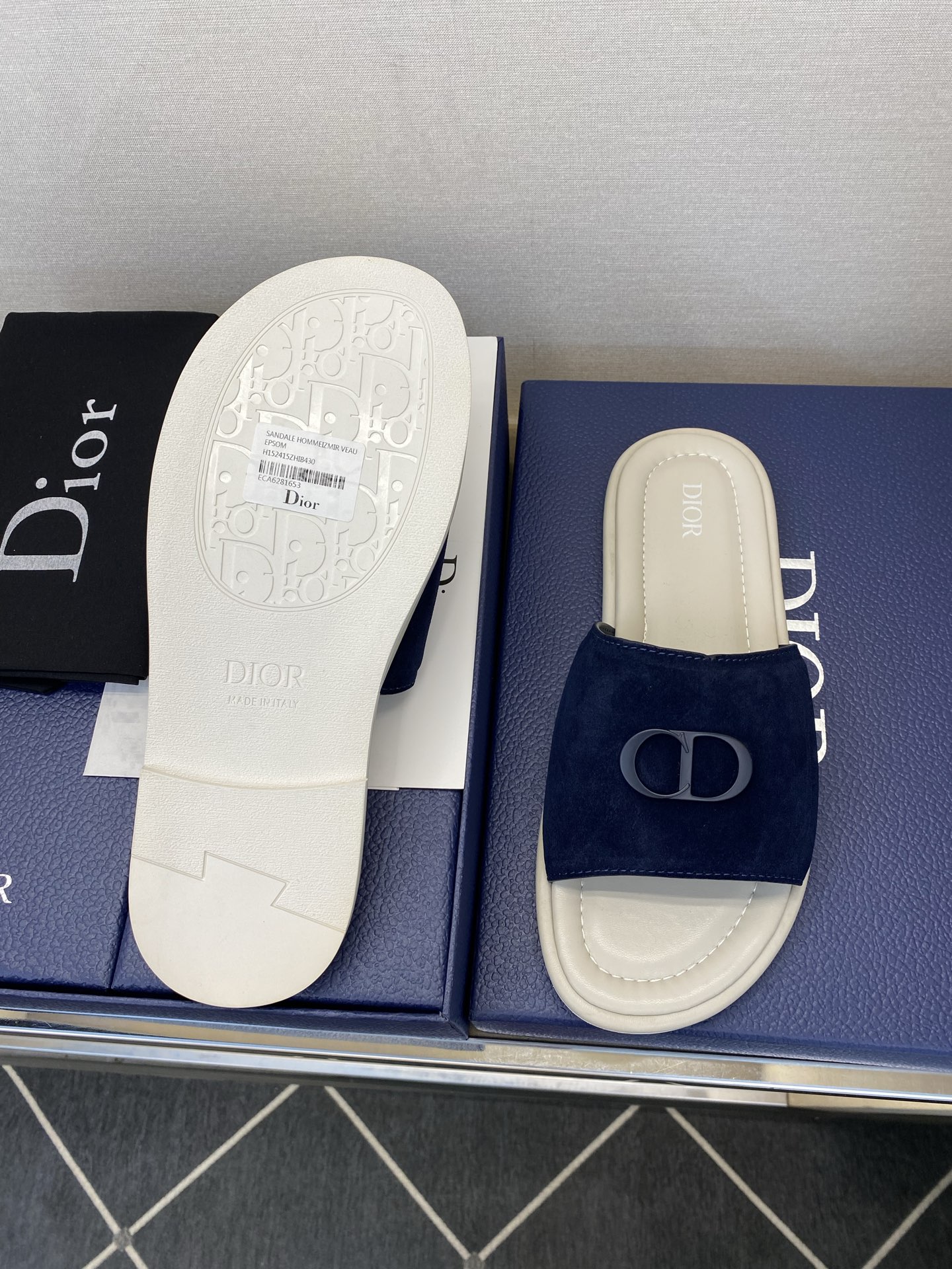 ⚠️Dior ⚠️顶尖工艺品⚠️男士拖鞋⚠️正码：39－44，38 45 46订制⚠最新夏季新款男士皮底