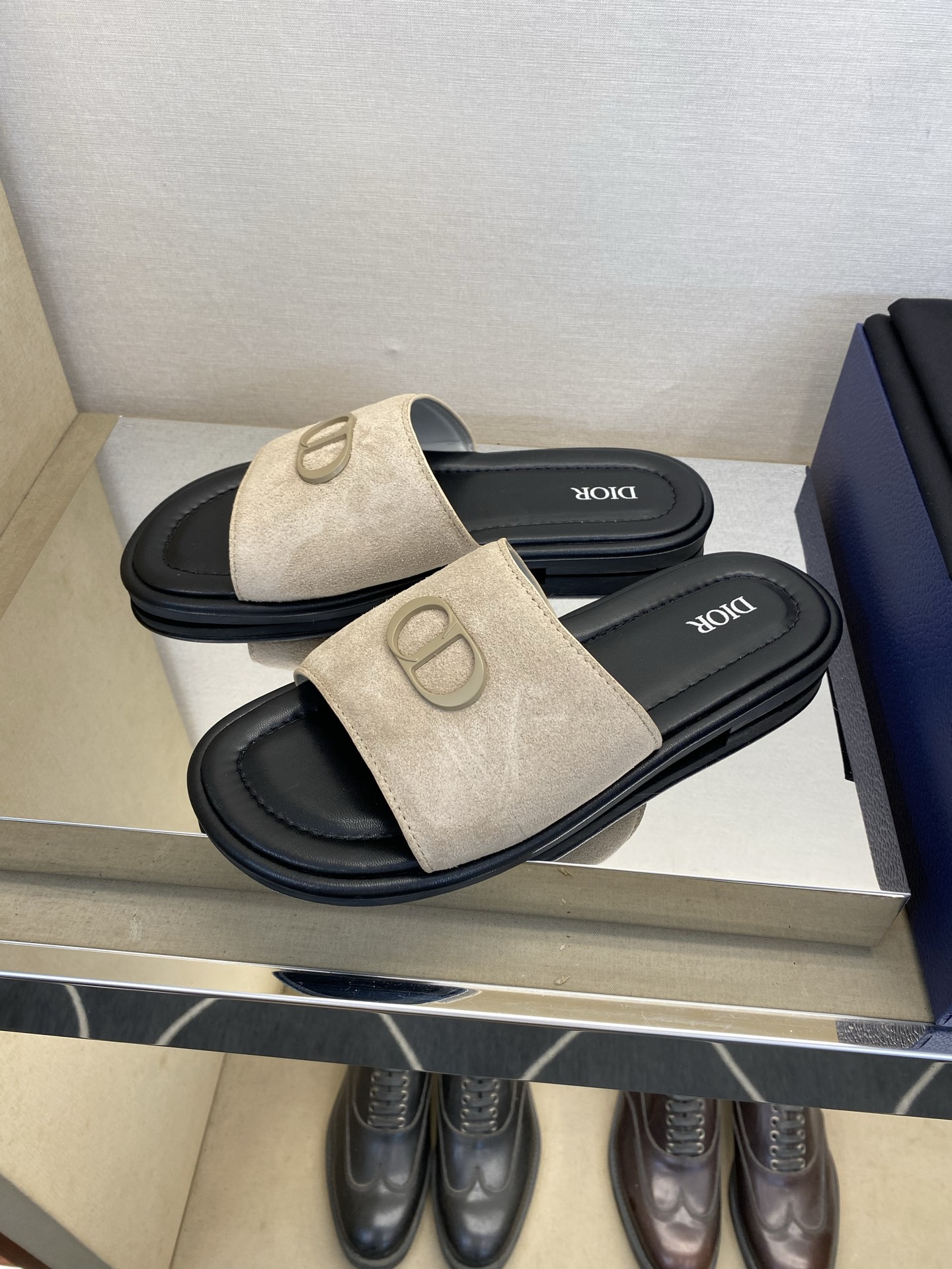 ⚠️Dior ⚠️顶尖工艺品⚠️男士拖鞋⚠️正码：39－44，38 45 46订制⚠最新夏季新款男士皮底