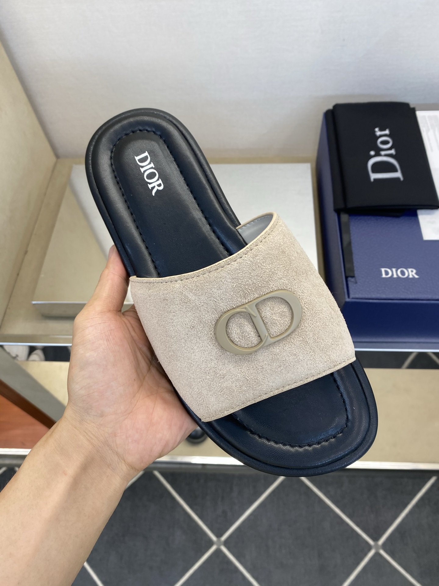 ⚠️Dior ⚠️顶尖工艺品⚠️男士拖鞋⚠️正码：39－44，38 45 46订制⚠最新夏季新款男士皮底