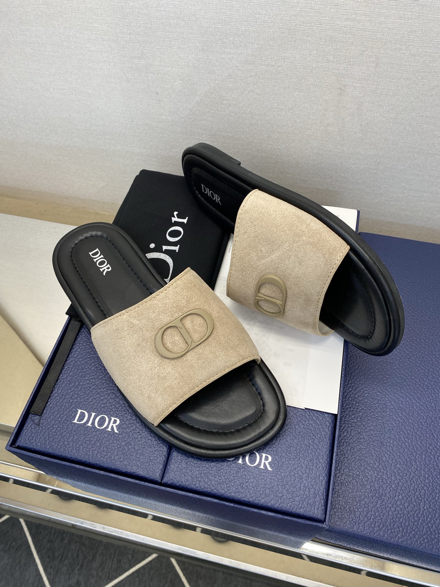 ⚠️Dior ⚠️顶尖工艺品⚠️男士拖鞋⚠️正码：39－44，38 45 46订制⚠最新夏季新款男士皮底