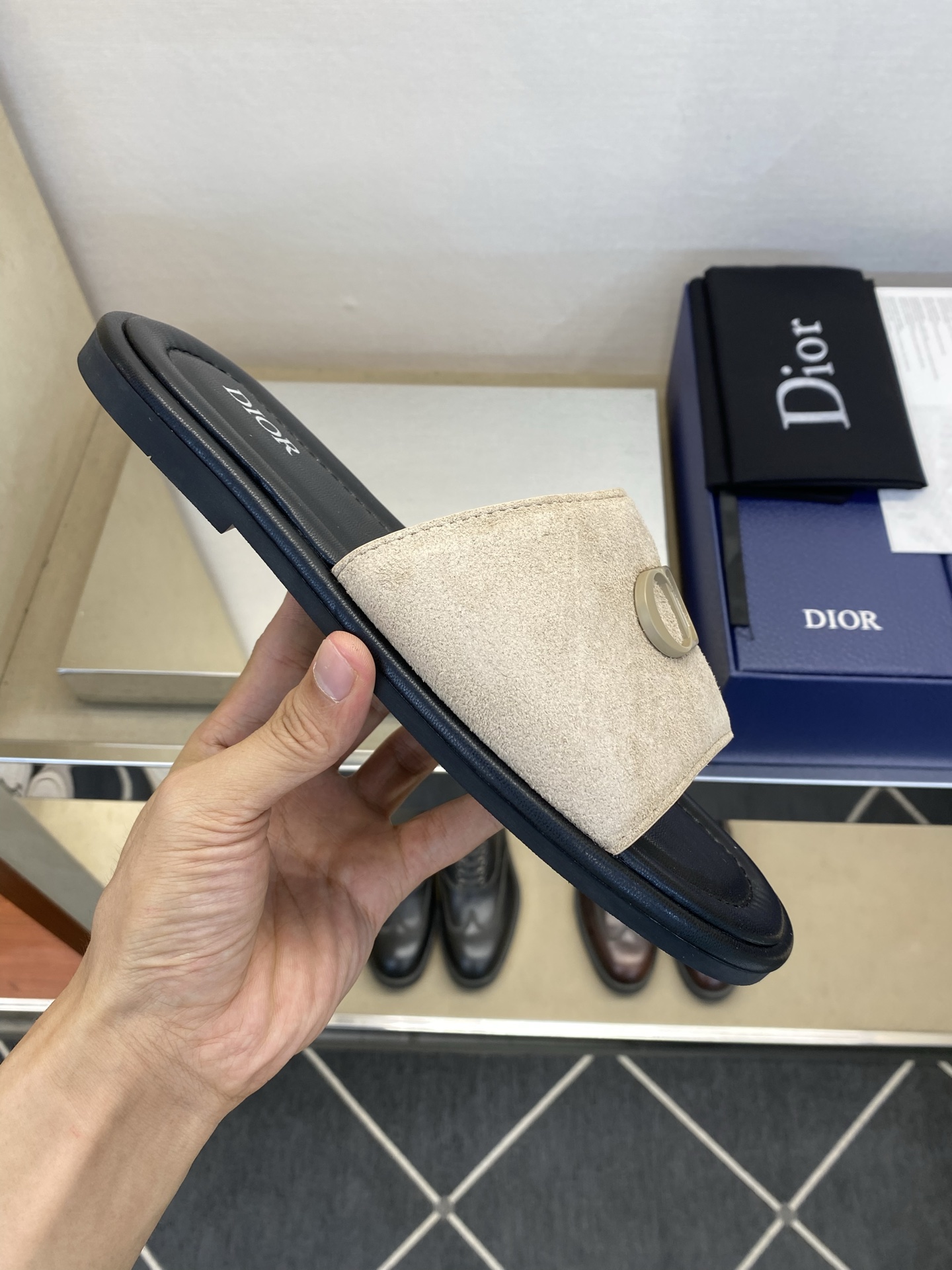 ⚠️Dior ⚠️顶尖工艺品⚠️男士拖鞋⚠️正码：39－44，38 45 46订制⚠最新夏季新款男士皮底