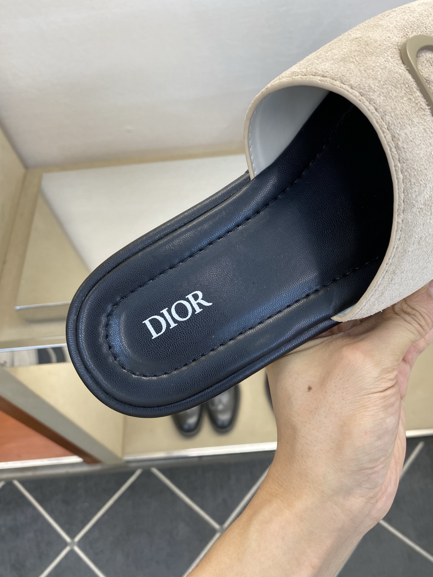 ⚠️Dior ⚠️顶尖工艺品⚠️男士拖鞋⚠️正码：39－44，38 45 46订制⚠最新夏季新款男士皮底
