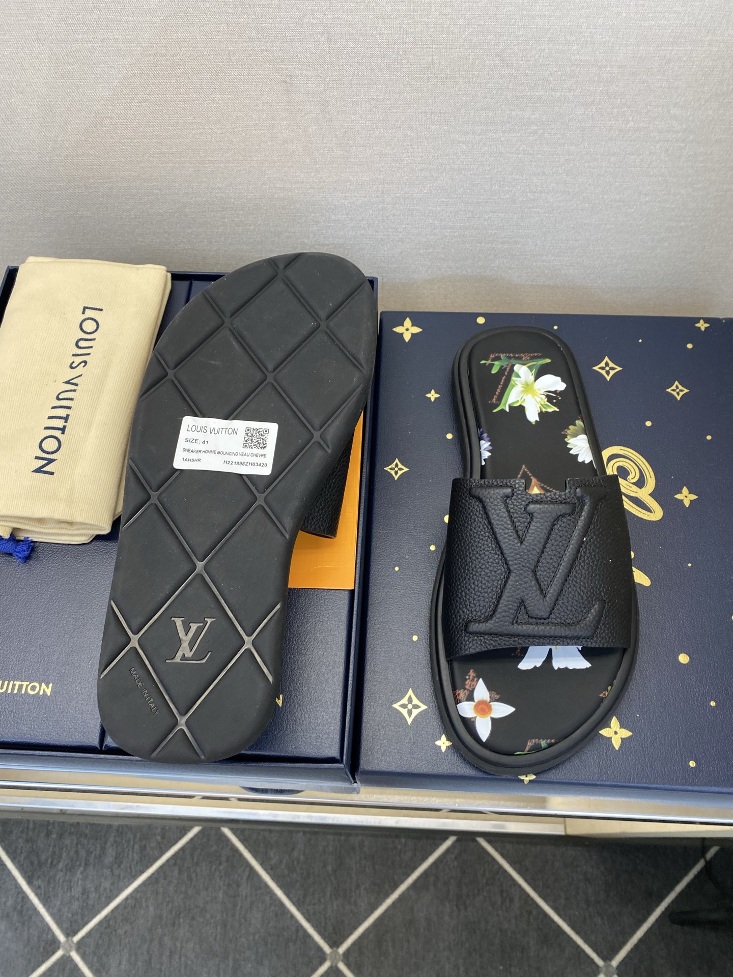 ⚠️L V⚠️高品质，顶尖工艺品⚠️男士拖鞋⚠️正码：39 －44，38，45，46定做 ⚠最新经典L压