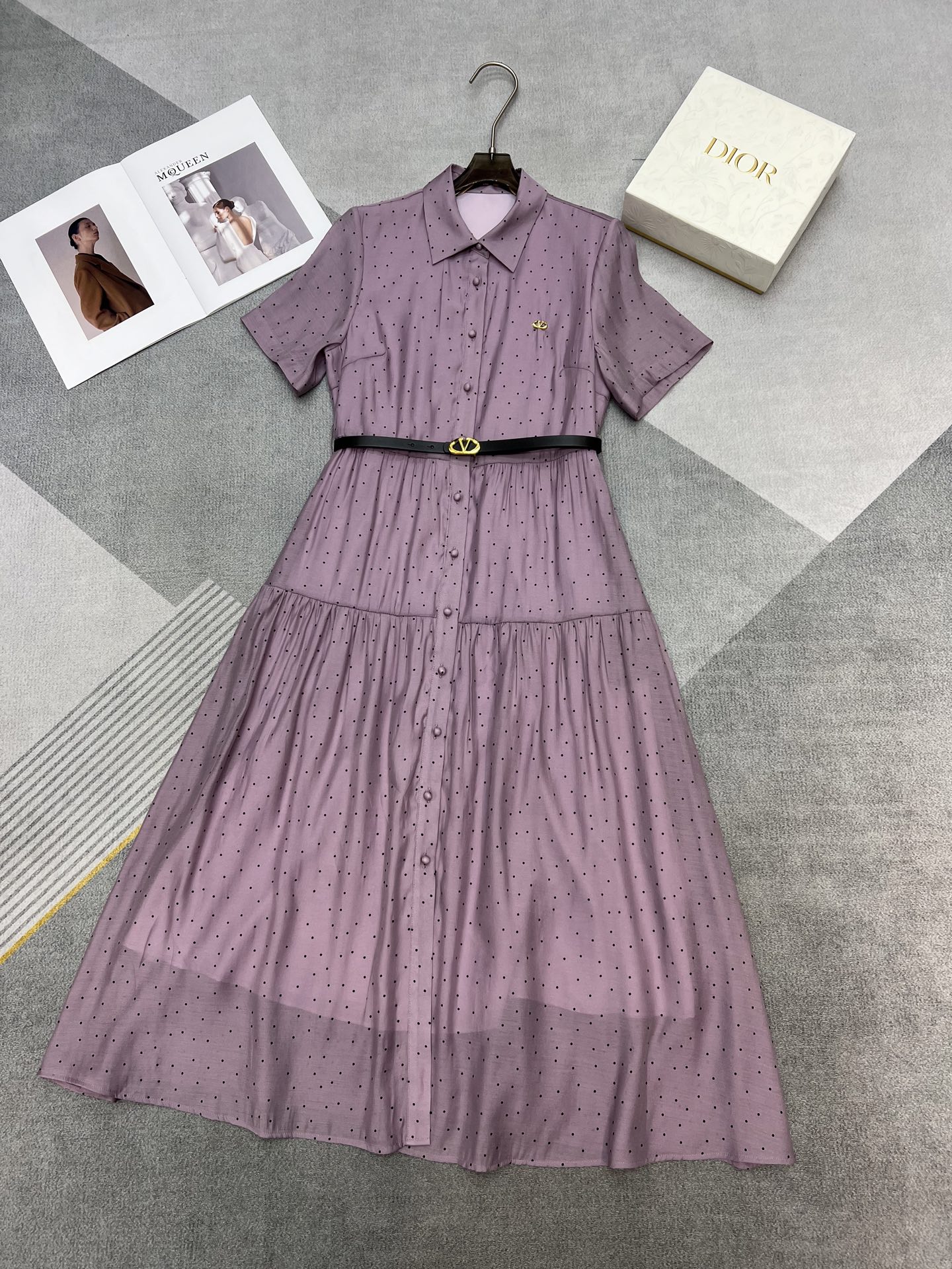 NO:310875,High-quality V Home * 25-year spring and summer new fashionable slim-fitting and slim temperament dress / metal V-shaped logo design / with customized belt / SM, skirts, alexander wang19860909高品质V家*25年春夏新款时尚修身显瘦气质连衣裙/金属V字Logo设计/搭配定制腰带/SM,,skirts,alexander wang,Women's clothing