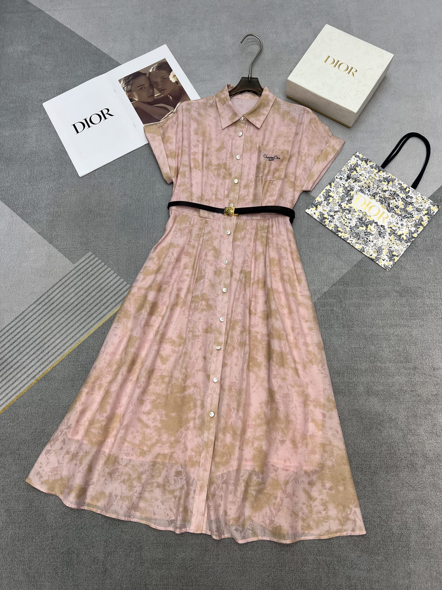 NO:310408,High-quality Dio*25 spring and summer new fashionable slim-fitting dress/embroidered small letter design/matched with custom belt/SM,,dior, skirts,alexander wang19860909高品质Dio*25年春夏新款时尚修身显瘦气质连衣裙/刺绣小字母设计/搭配定制腰带/SM,,dior,skirts,alexander wang,Women's clothing