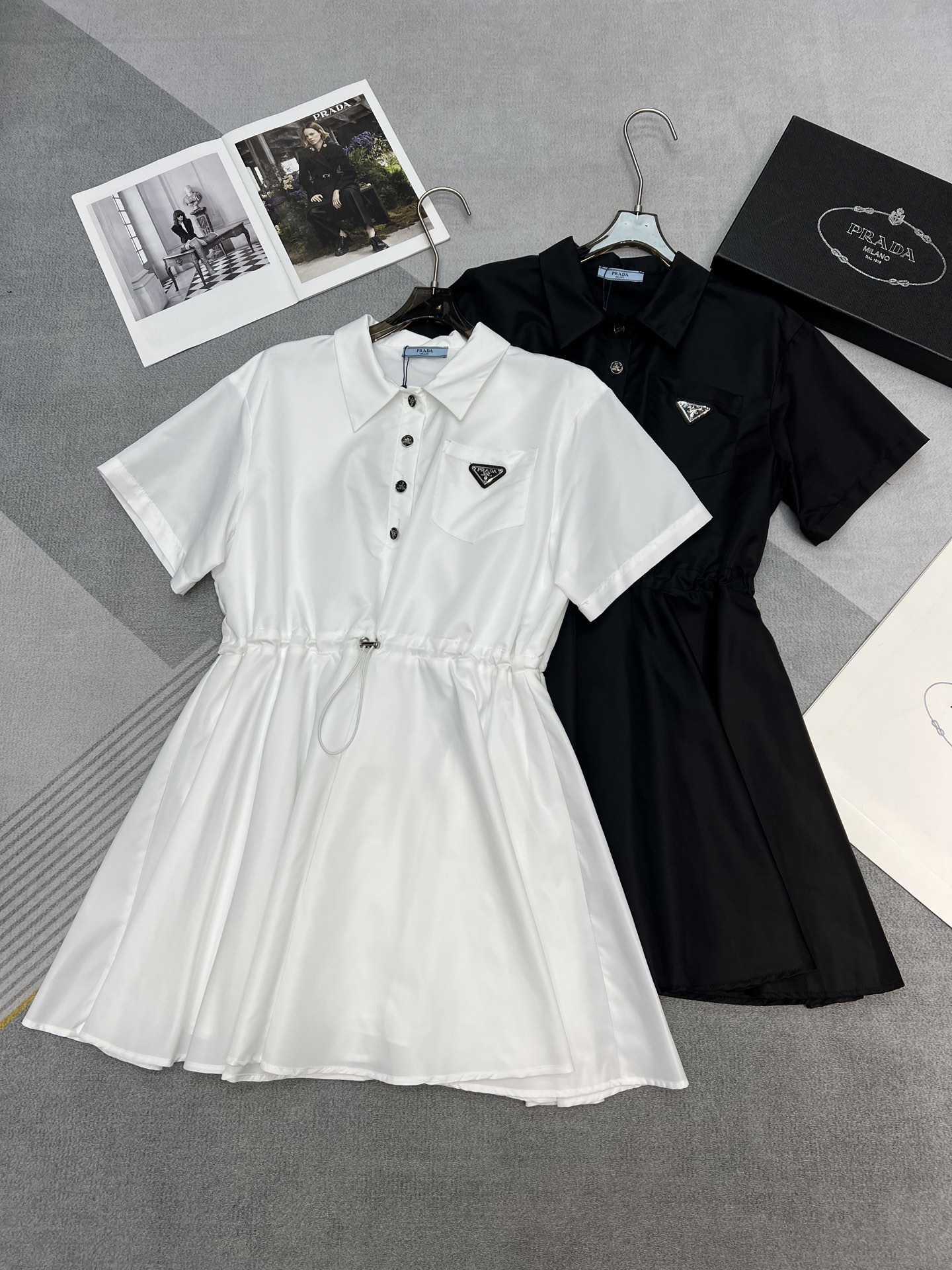 NO:311902,With high-quality Prad*/25SS new square collar dress/nylon fabric/matched with elastic waist rope/classic triangle mark/two colors and three, prada, skirts, alexander wang19860909配高品质Prad*/25SS新款方领连衣裙/尼龙面料/搭配松紧腰绳/经典三角标/两色三,,prada,skirts,alexander wang,Women's clothing