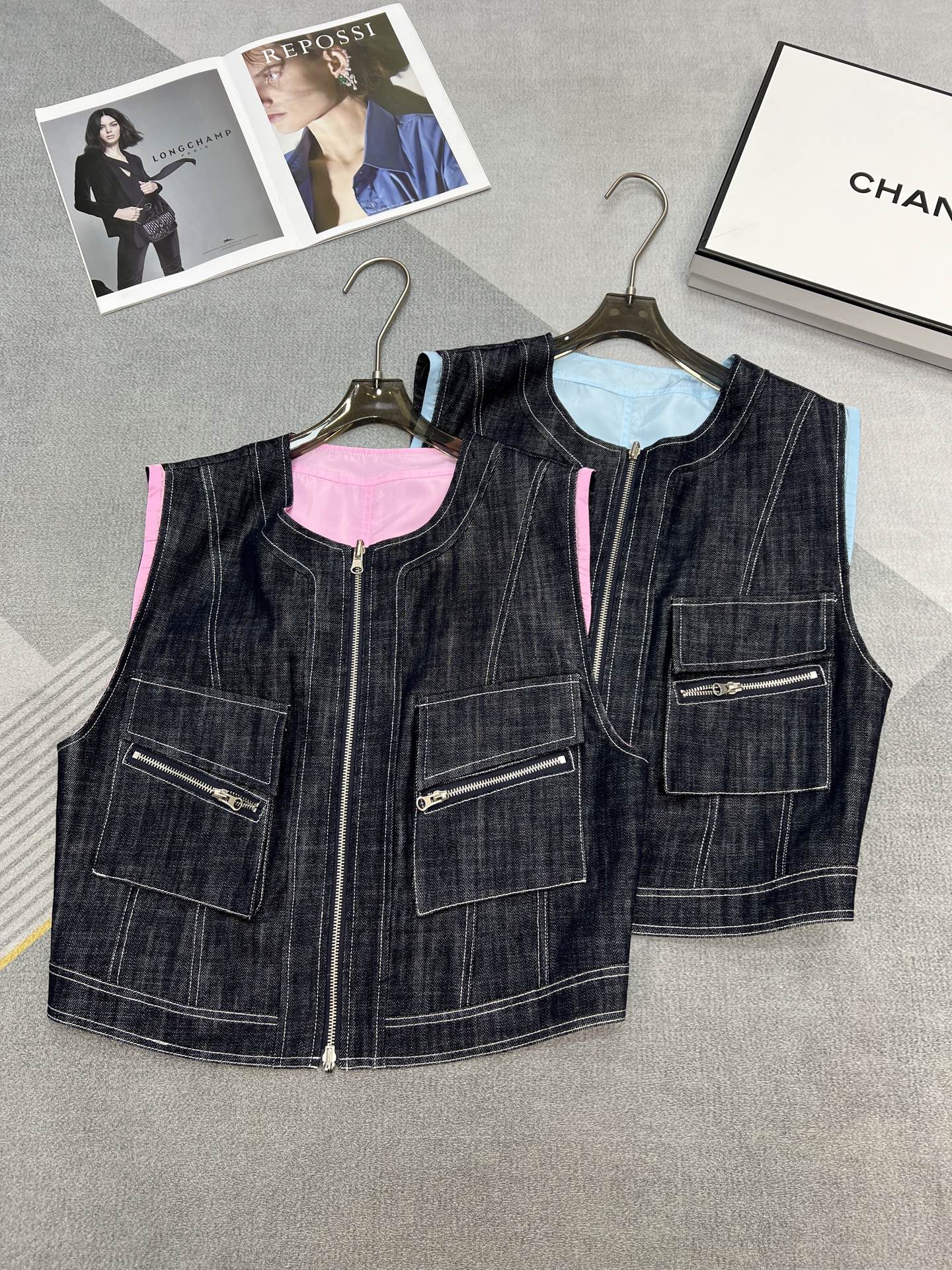 NO:318157,High-quality 25-year early spring new double-sided denim vest vest/high-end goods/two-color SML, alexander wang19860909高品质25年早春新款双面穿牛仔背心马甲/高级货/两色SML,,alexander wang,Women's clothing