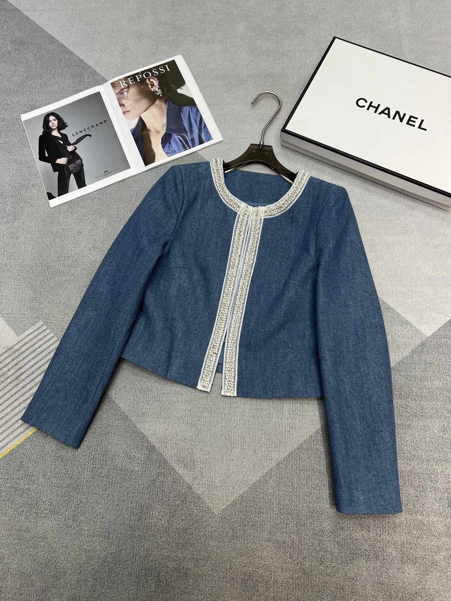 NO:318151,High-quality 25 spring and summer new small jacket/collar edge small pearl edging design style/elegant and atmospheric/SML,, jackets & coats,alexander wang19860909高品质25春夏新款小外套/领边小珍珠包边设计风格/优雅又大气/SML,,jackets & coats,alexander wang,Women's clothing
